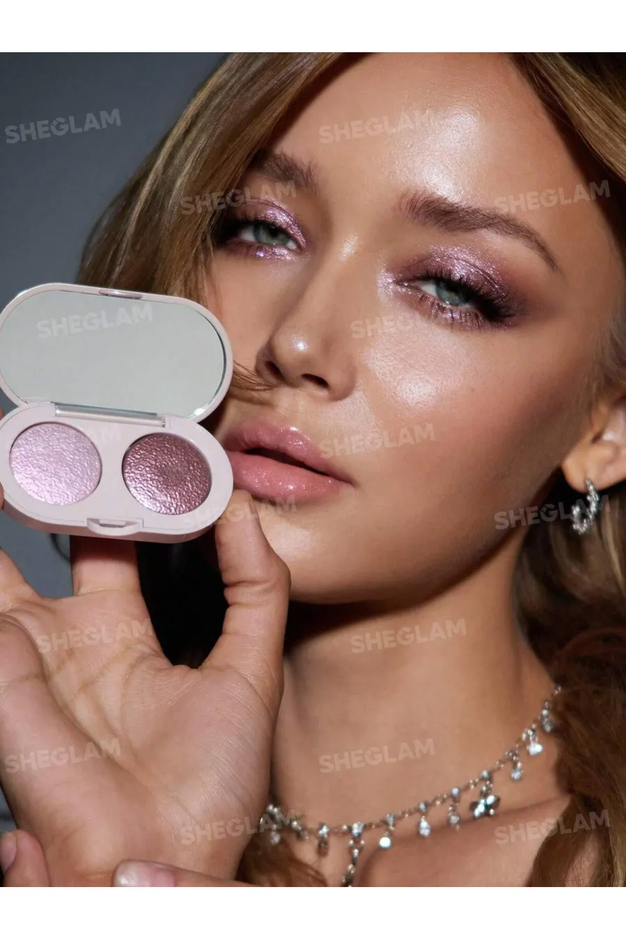 مزایای استفاده از سایه چشم دو رنگ پخته شده ژلهای براق رنگ Ultraviolet Strobe شیگلم Sheglam مزایای استفاده از سایه چشم دو رنگ پخته شده ژلهای براق رنگ Ultraviolet Strobe شیگلم Sheglam