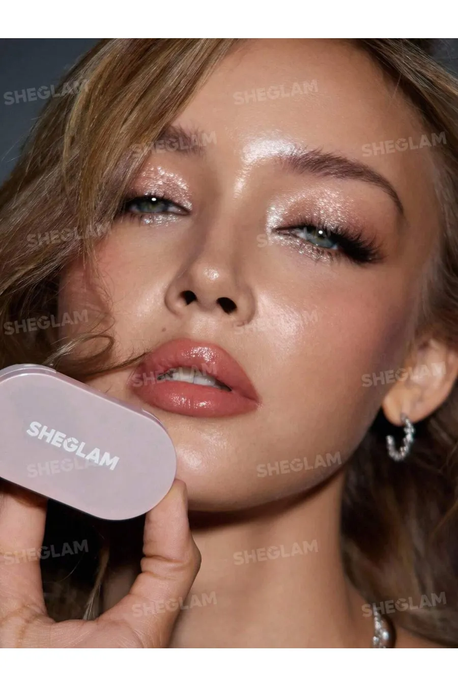 درباره سایه چشم دو رنگ پخته شده ژلهای براق رنگ Quartz Rising شیگلم Sheglam درباره سایه چشم دو رنگ پخته شده ژلهای براق رنگ Quartz Rising شیگلم Sheglam